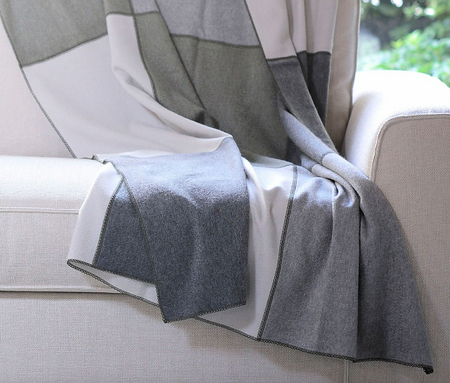 Pezzi Throw