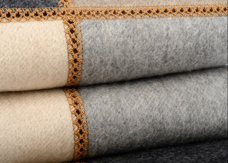 Pezzi Throw